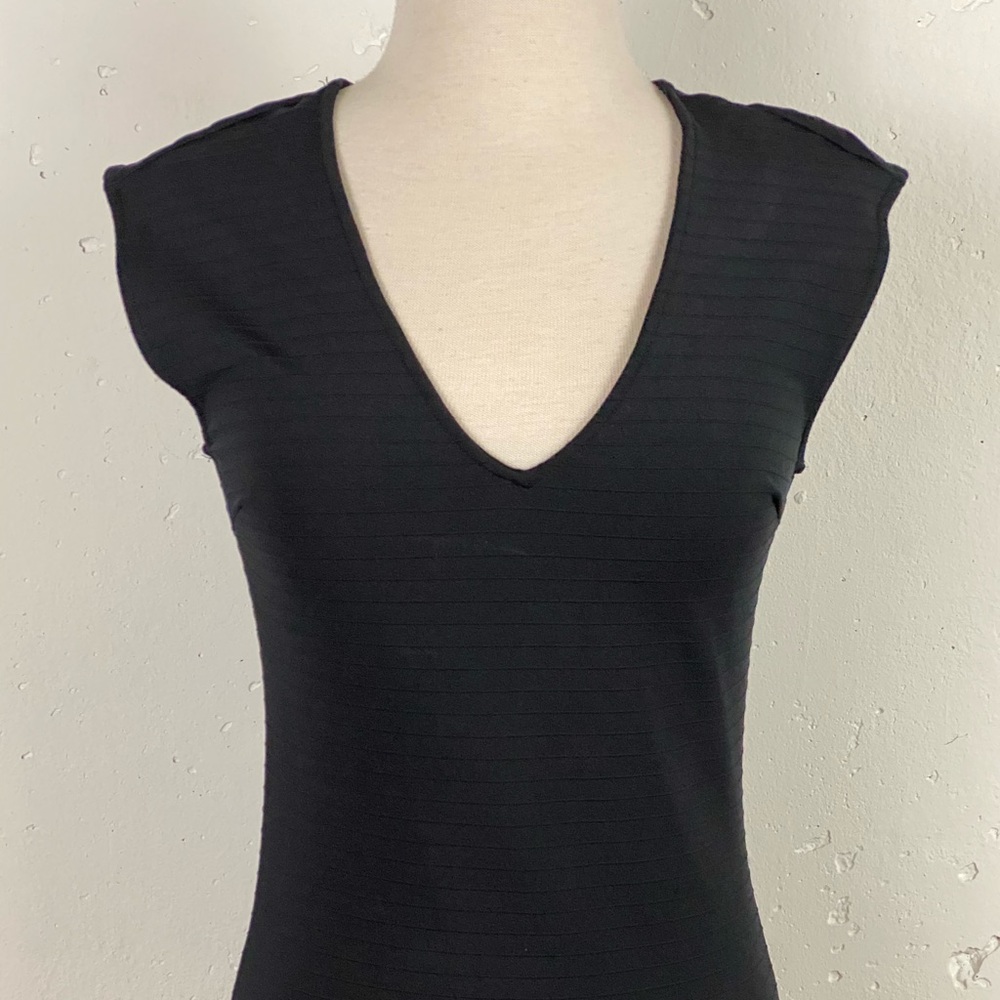 H&M Sleeveless Ribbed Top in Black